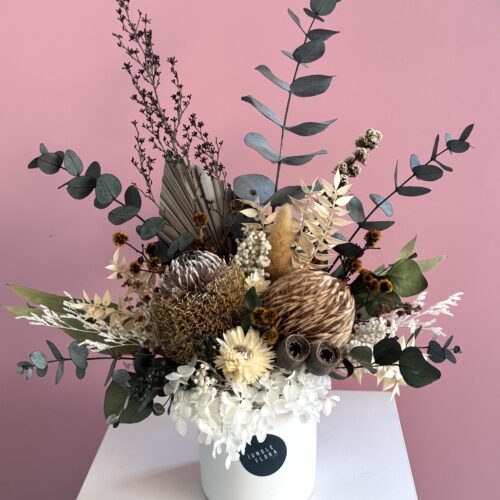 Neutral native dried flower arrangement